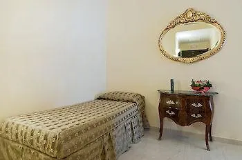 فندق ريجينا جيوفانا روما 3*,